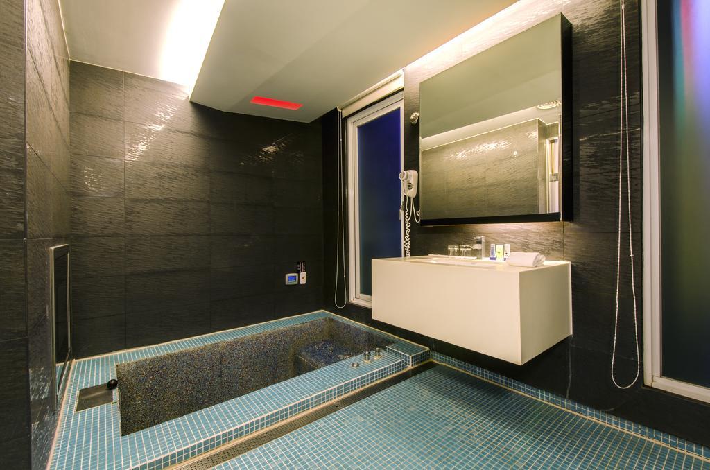 Ya Nold Fashion House Hotel Jiaoxi Zewnętrze zdjęcie